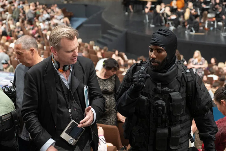 Christopher Nolan e John David Washington sul set di Tenet