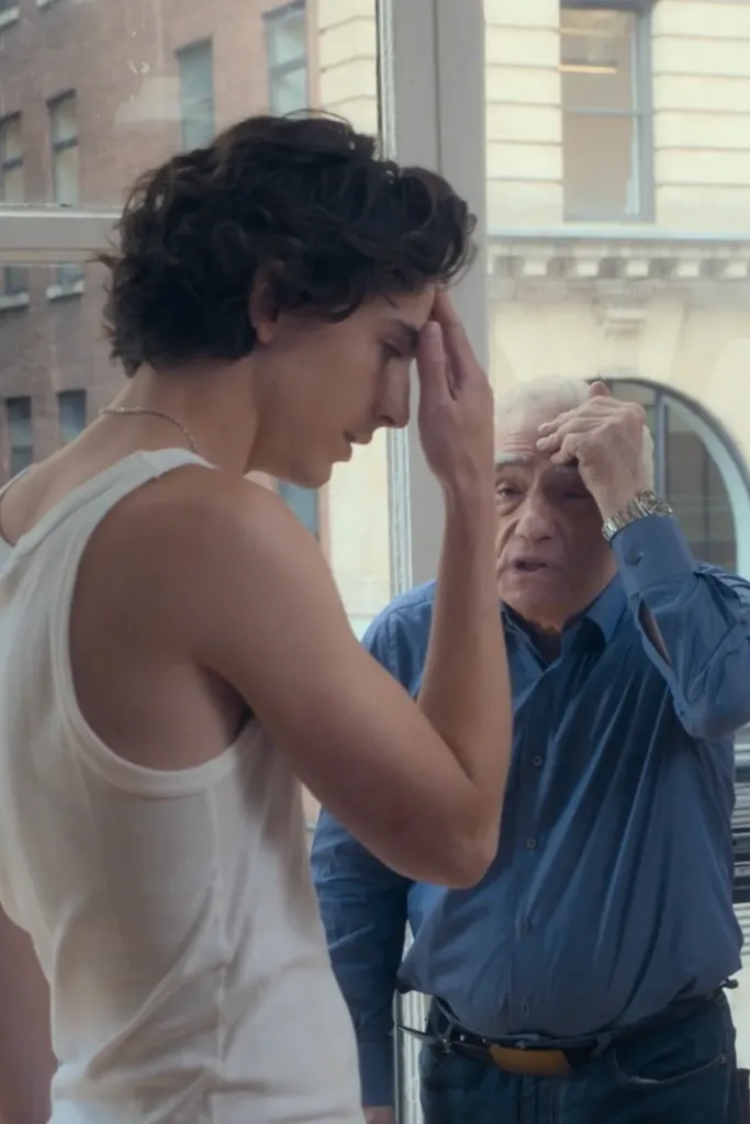 Martin Scorsese e Thimotée Chalamet sul set di Bleu de Chanel