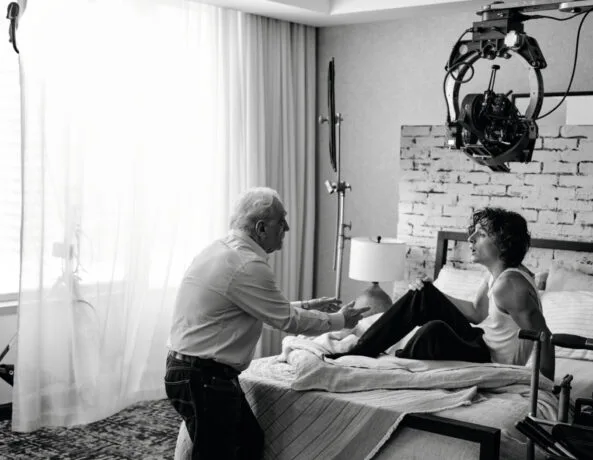 Martin Scorsese e Thimotée Chalamet sul set di Bleu de Chanel