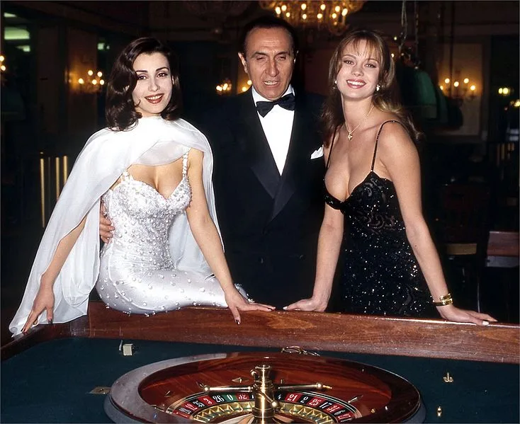 Claudia Koll, Pippo Baudo e Anna Falchi condussero il Festival di Sanremo nel 1995